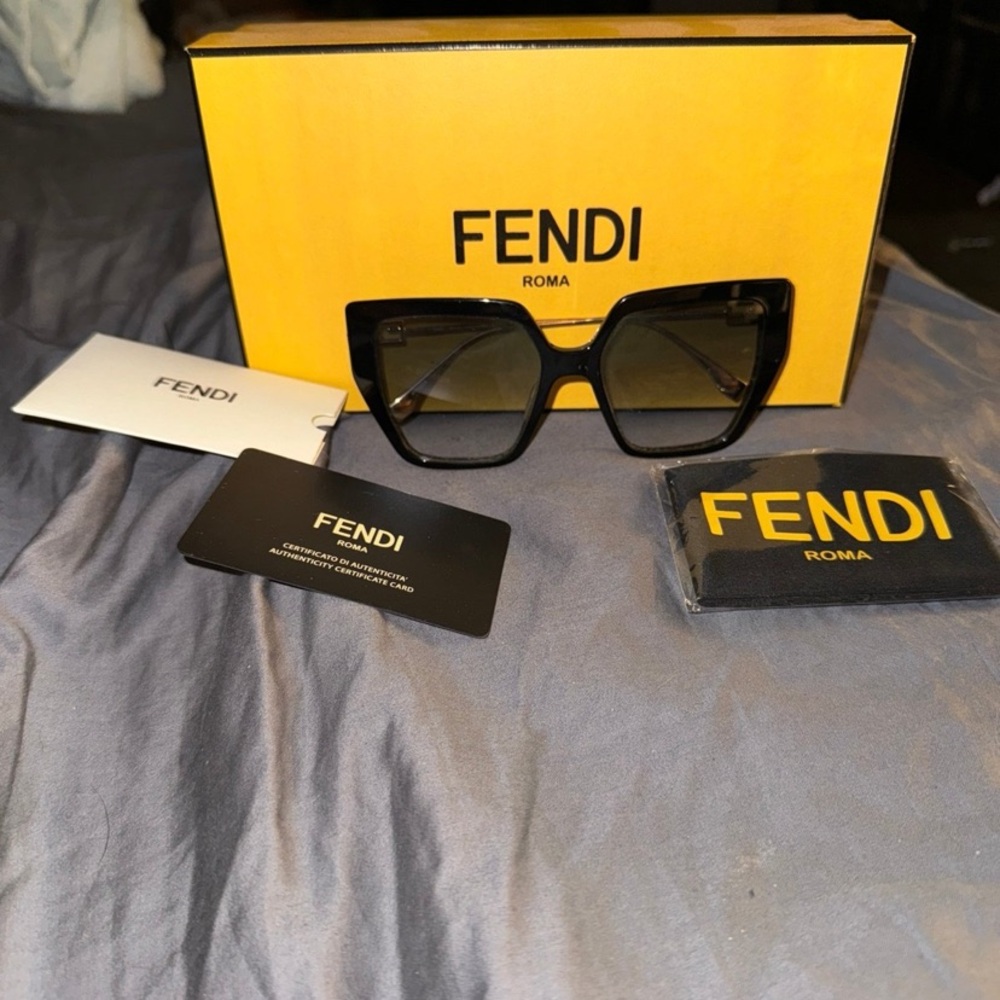 Sunglasses like new